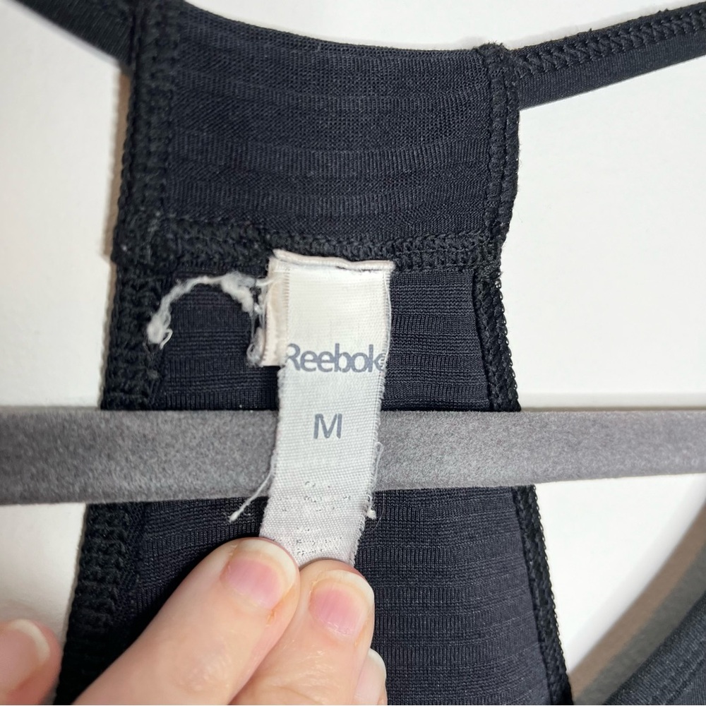 Reebok Size Medium Black Fitted Sleeveless Racerback Workout Tank Top - Picture 4 of 7